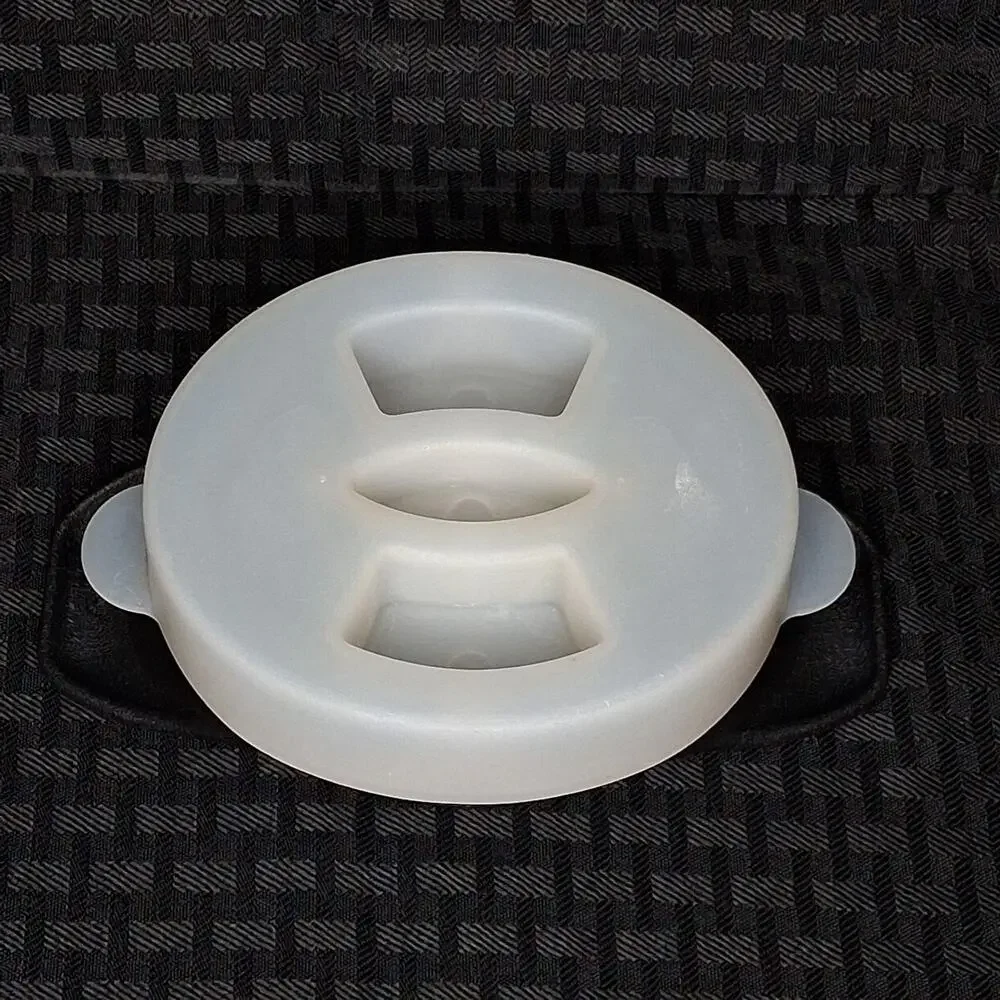 Pampered Chef #2418 Wedger Cutter Corer Slicer With Cover
